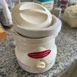 PLASTIFICADORA PARA GODIVA E POLIDORA QUÍMICA