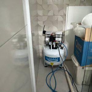 Compressor 40 L ( 1 mês de uso ) com nota e garantia