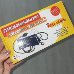 Esfigmomanômetro Manual com Estetoscópio