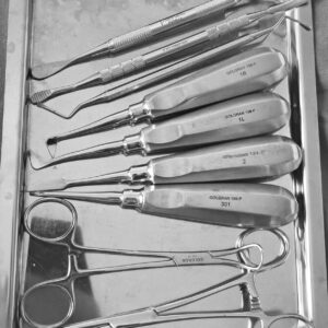 Kit Cirúrgico Odontológico  – Instrumentais Essenciais para Cirurgia