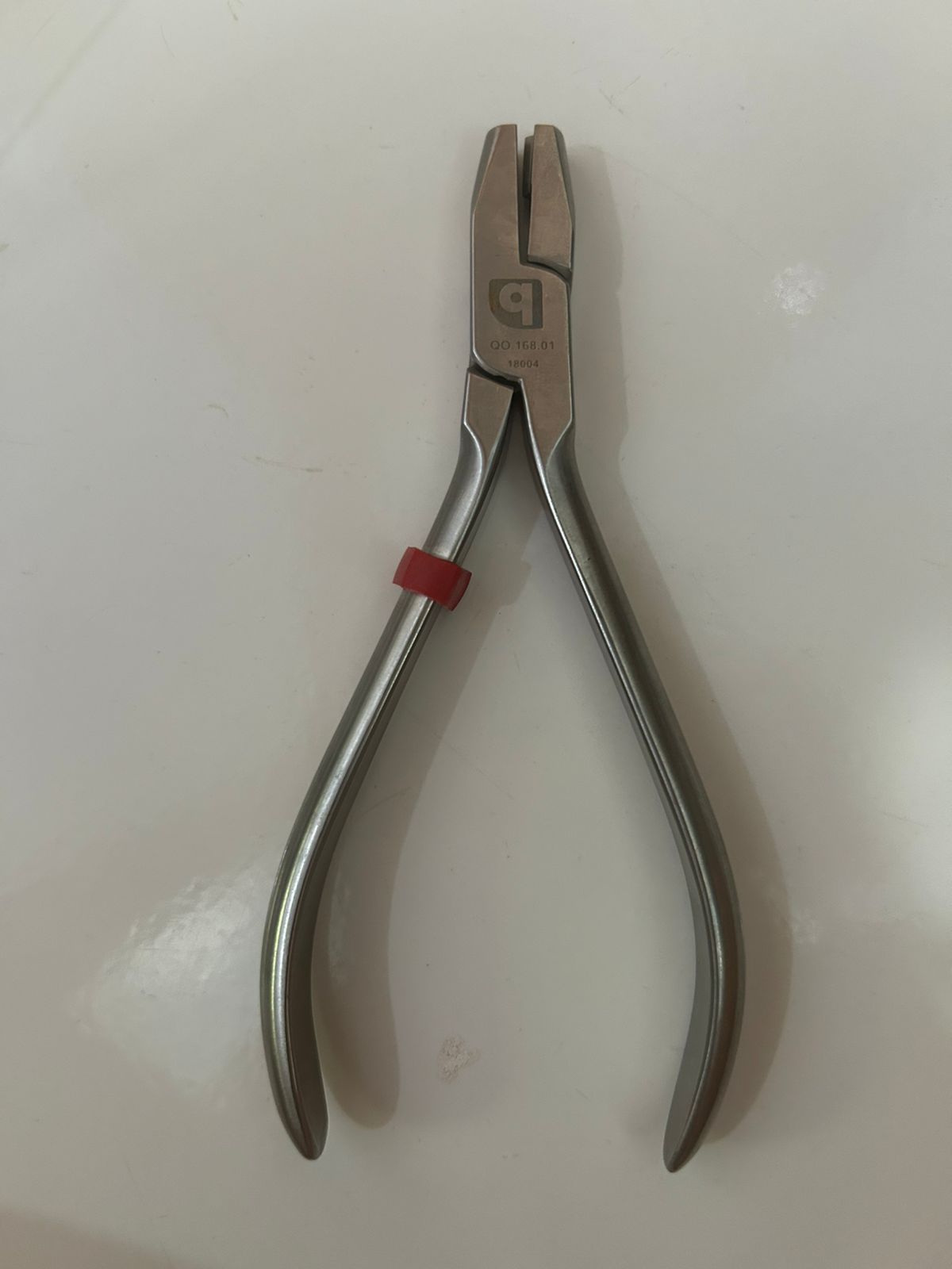 Alicate V band 168 Quinelato