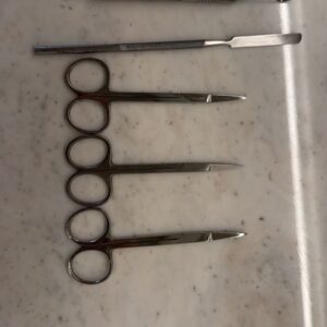 Kit Instrumentais Odontológicos com 3 Tesouras Iris, 1 McCall 1-10 e Espátula 34