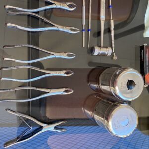Kit de Cirurgia Odontológica Completo – Instrumentais em Inox (Usado)