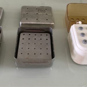 Kit com 3 Estojos Perfurados para Brocas Odontológicas – Fava e Indusbello